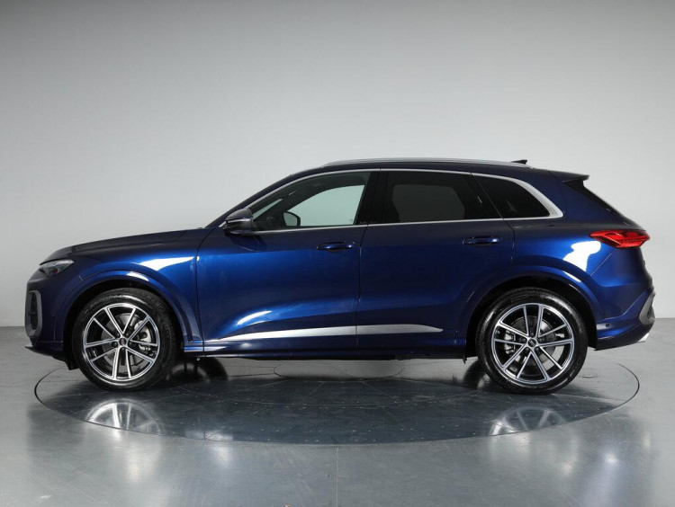 Auto Audi Q5 2.0 tdi mhev+ Launch edition S line quattro 204cv s-tronic Aziendale in vendita presso concessionaria Frav a 69.800&euro; - foto numero 3