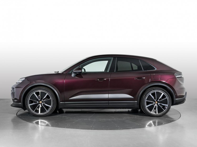 Auto Porsche Macan 4 Electric 4 Nuova in vendita presso concessionaria Frav a 103.882&euro; - foto numero 2