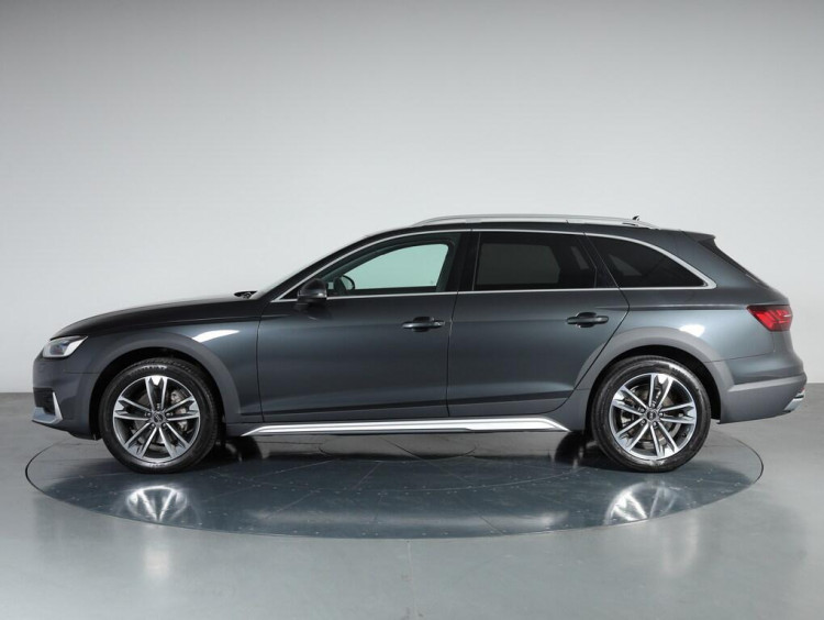 Auto Audi A4 allroad quattro 40 2.0 tdi mhev Identity Contrast quattro 204cv s-tronic Usata in vendita presso concessionaria Frav a 45.900&euro; - foto numero 3