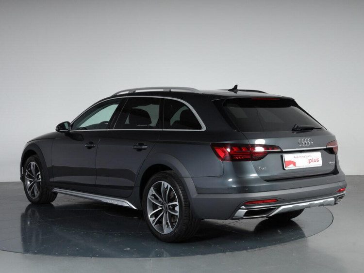 Auto Audi A4 allroad quattro 40 2.0 tdi mhev Identity Contrast quattro 204cv s-tronic Usata in vendita presso concessionaria Frav a 45.900&euro; - foto numero 4