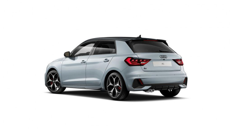 Auto Audi A1 Sportback Sportback 40 2.0 tfsi Identity Black 207cv s-tronic Nuova in vendita presso concessionaria Frav a 42.508&euro; - foto numero 5