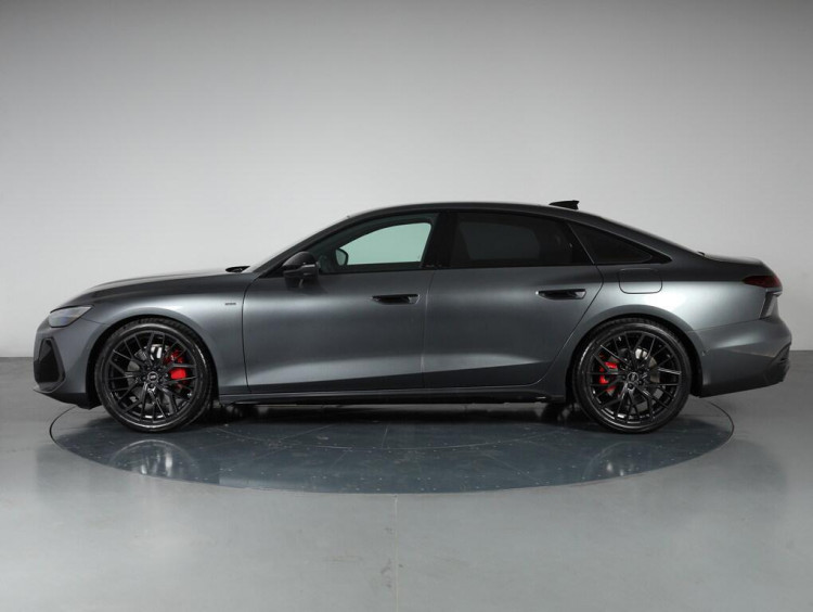 Auto Audi A6 2.0 e-hybrid Edition One Grigio Daytona quattro 367cv s-tronic Nuova in vendita presso concessionaria Frav a 93.100&euro; - foto numero 3