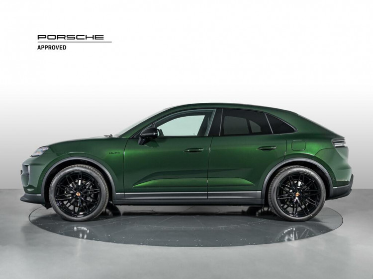 Auto Porsche Macan 4 Electric 4 Aziendale in vendita presso concessionaria Frav a 98.000&euro; - foto numero 2