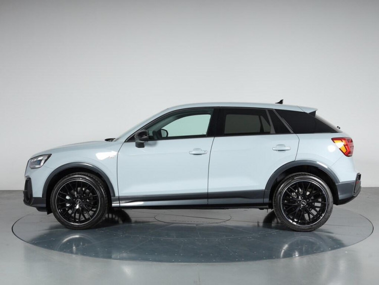 Auto Audi Q2 35 1.5 tfsi Identity Black s-tronic Km 0 in vendita presso concessionaria Frav a 38.500€ - foto numero 3