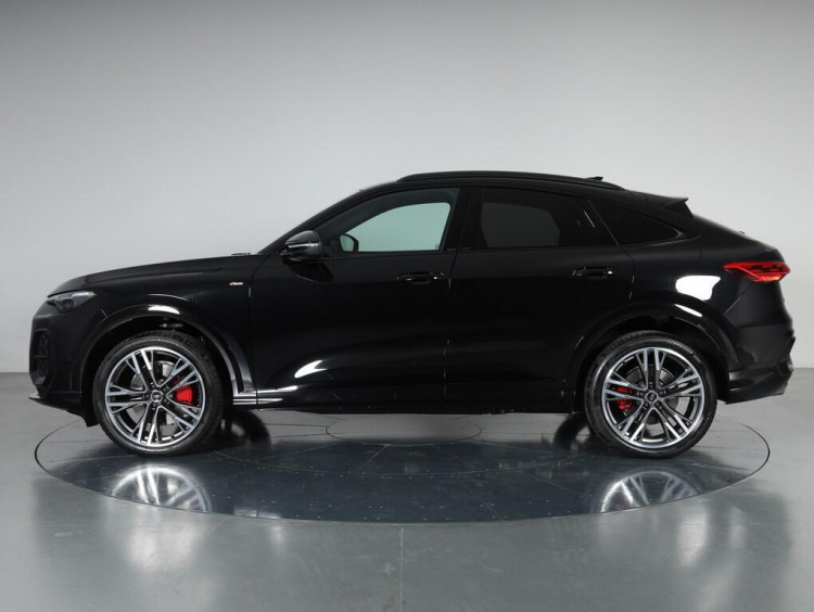 Auto Audi Q5 Sportback Sportback 2.0 tdi mhev+ S line edition quattro 204cv s-tronic Km 0 in vendita presso concessionaria Frav a 83.900€ - foto numero 3