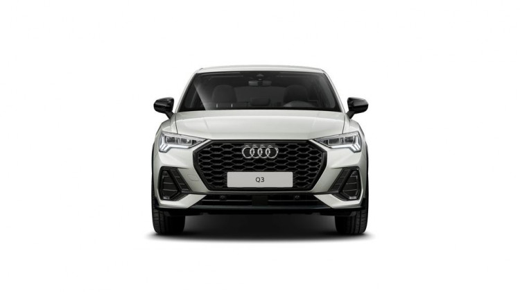 Auto Audi Q3 Sportback Sportback 35 1.5 tfsi Identity Black s-tronic Km 0 in vendita presso concessionaria Frav a 51.500&euro; - foto numero 3