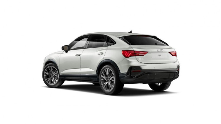 Auto Audi Q3 Sportback Sportback 35 1.5 tfsi Identity Black s-tronic Km 0 in vendita presso concessionaria Frav a 51.500&euro; - foto numero 5