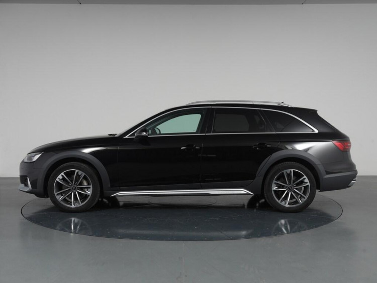 Auto Audi A4 allroad quattro 40 2.0 tdi mhev Identity Contrast quattro 204cv s-tronic Usata in vendita presso concessionaria Frav a 45.900€ - foto numero 3