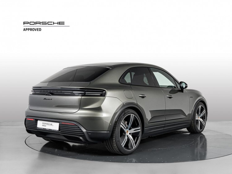 Auto Porsche Macan 4 Electric 4 Usata in vendita presso concessionaria Frav a 93.000&euro; - foto numero 3