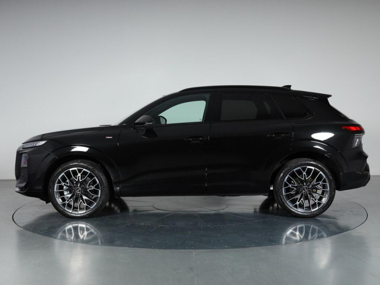 Auto Audi Q3 2.0 tdi S line edition 150cv s-tronic Km 0 in vendita presso concessionaria Frav a 60.900&euro; - foto numero 3