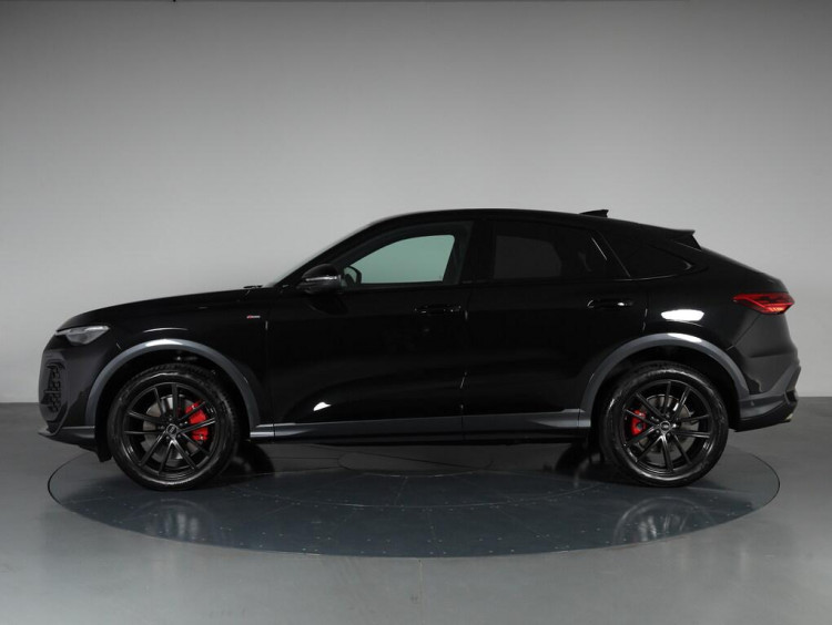 Auto Audi Q5 Sportback Sportback 2.0 tdi mhev+ S line edition quattro 204cv s-tronic Km 0 in vendita presso concessionaria Frav a 78.900&euro; - foto numero 3