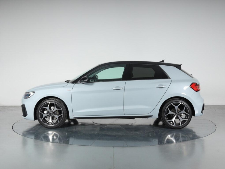 Auto Audi A1 Sportback Sportback 30 1.0 tfsi Identity Black 116cv s-tronic Aziendale in vendita presso concessionaria Frav a 28.900&euro; - foto numero 3