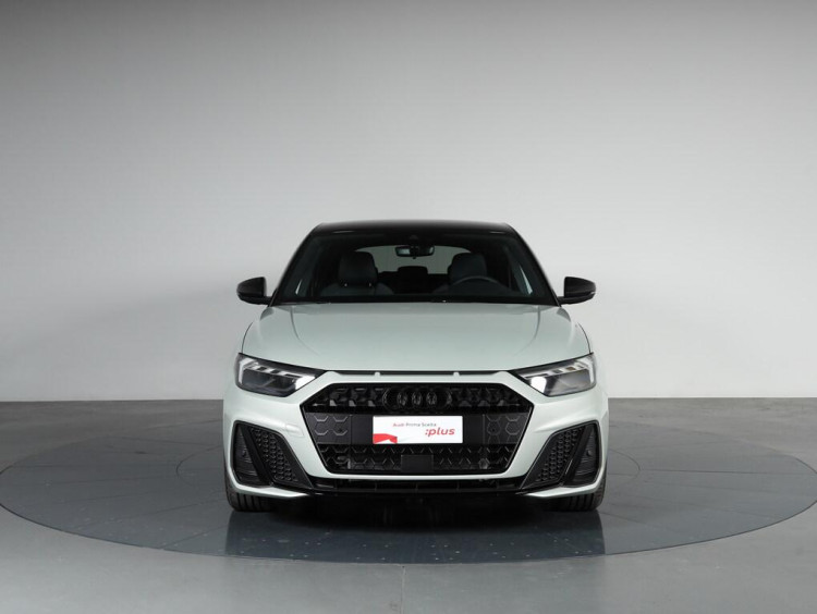 Auto Audi A1 Sportback Sportback 35 1.5 tfsi Identity Black s-tronic Aziendale in vendita presso concessionaria Frav a 30.500&euro; - foto numero 2