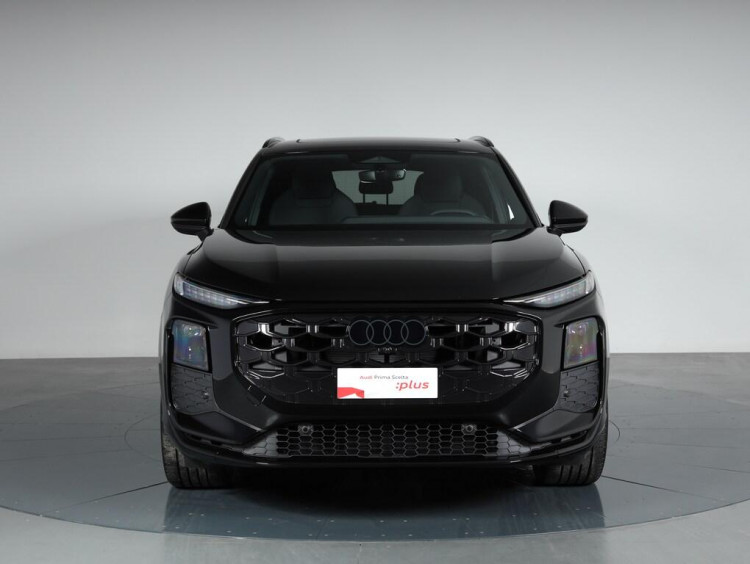 Auto Audi Q3 2.0 tdi S line edition 150cv s-tronic Km 0 in vendita presso concessionaria Frav a 58.900&euro; - foto numero 2