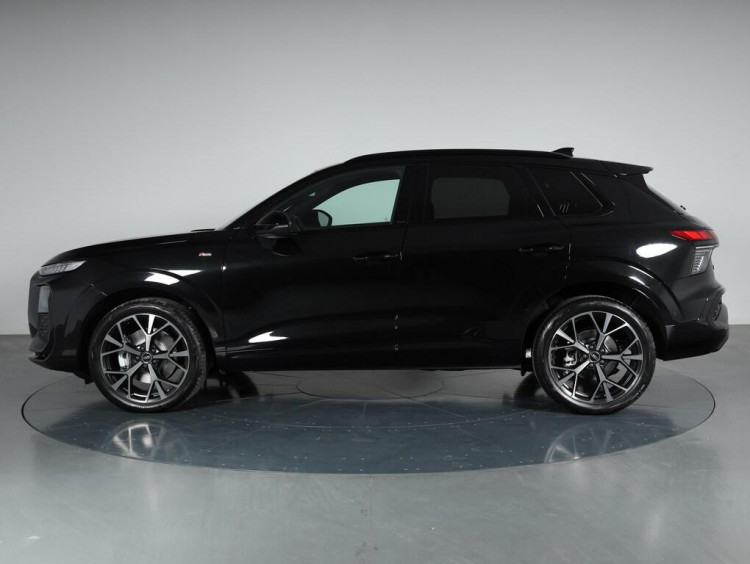 Auto Audi Q3 2.0 tdi S line edition 150cv s-tronic Km 0 in vendita presso concessionaria Frav a 58.900&euro; - foto numero 3