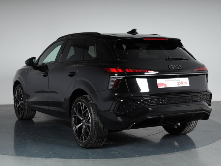 Auto Audi Q3 2.0 tdi S line edition 150cv s-tronic Km 0 in vendita presso concessionaria Frav a 58.900&euro; - foto numero 4