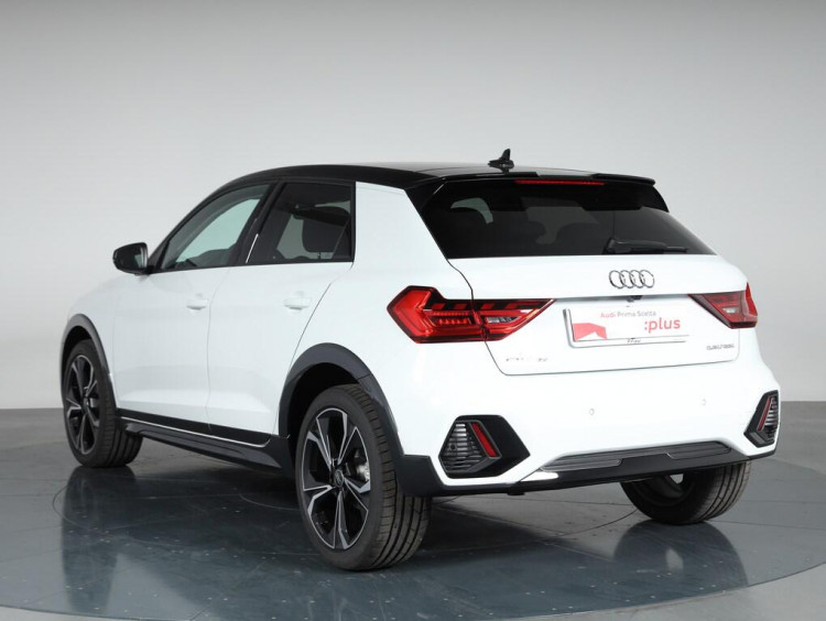 Auto Audi A1 Allstreet allstreet 30 1.0 tfsi Identity Contrast 116cv s tronic Km 0 in vendita presso concessionaria Frav a 32.500&euro; - foto numero 4