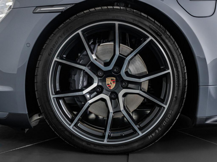 Auto Porsche Taycan 4 Black Edition 5p.ti Nuova in vendita presso concessionaria Frav a 131.168&euro; - foto numero 5
