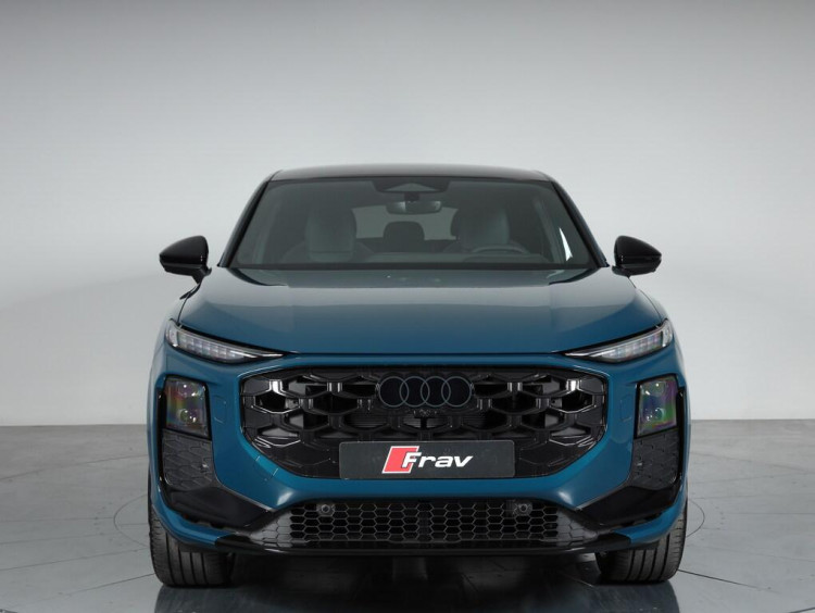 Auto Audi Q3 Sportback Sportback 1.5 e-hybrid Business 272cv stronic Nuova in vendita presso concessionaria Frav a 110.406&euro; - foto numero 2