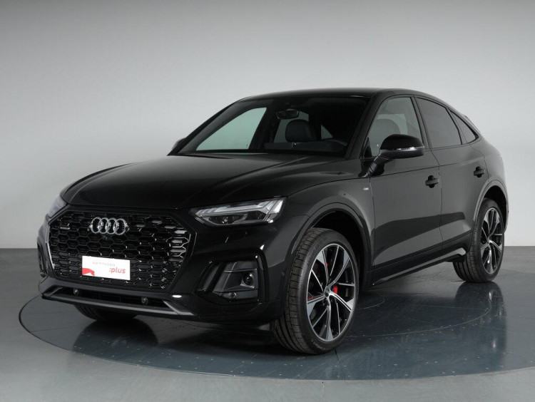 Auto Audi Q5 Sportback Sportback 40 2.0 tdi mhev 12V Identity Black quattro s-tronic Km 0 in vendita presso concessionaria Frav a 60.500&euro; - foto numero 1