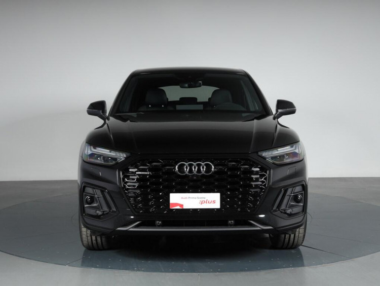 Auto Audi Q5 Sportback Sportback 40 2.0 tdi mhev 12V Identity Black quattro s-tronic Km 0 in vendita presso concessionaria Frav a 60.500&euro; - foto numero 2