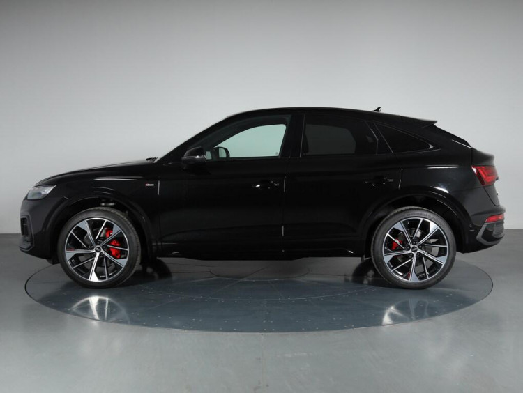 Auto Audi Q5 Sportback Sportback 40 2.0 tdi mhev 12V Identity Black quattro s-tronic Km 0 in vendita presso concessionaria Frav a 60.500&euro; - foto numero 3