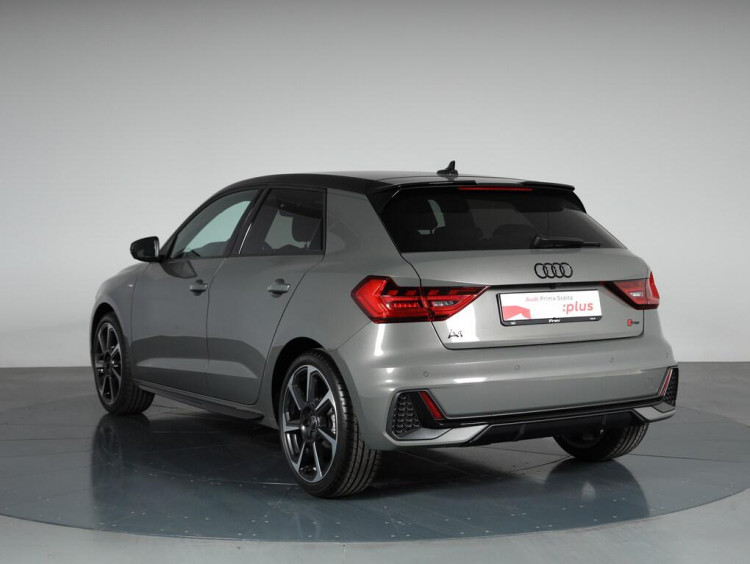 Auto Audi A1 Sportback Sportback 35 1.5 tfsi Identity Black s-tronic Km 0 in vendita presso concessionaria Frav a 35.000&euro; - foto numero 4