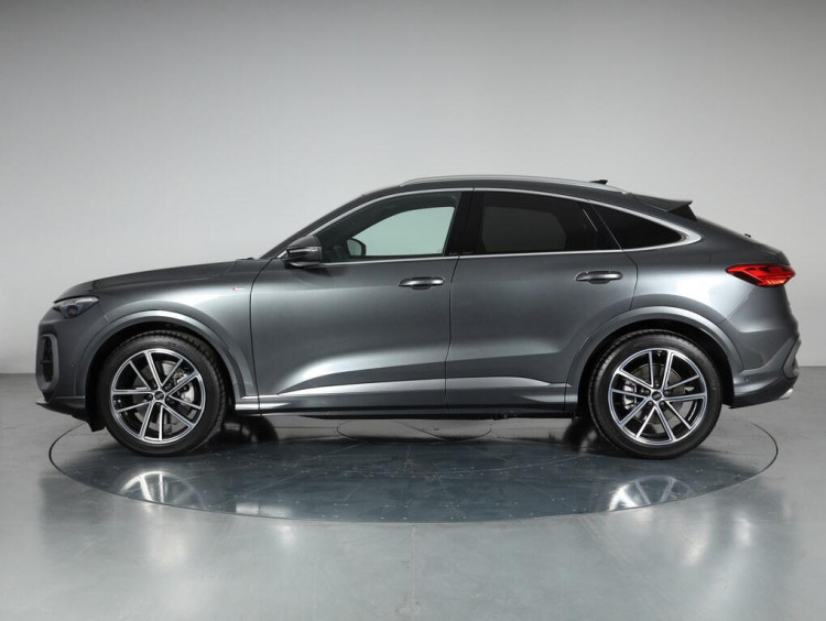 Auto Audi Q5 Sportback Sportback 2.0 tdi mhev+ S line edition quattro 204cv s-tronic Km 0 in vendita presso concessionaria Frav a 83.500&euro; - foto numero 3