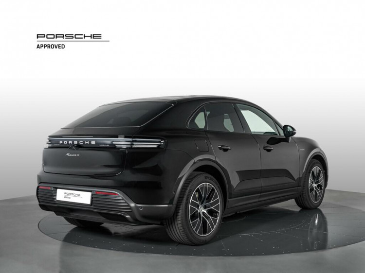 Auto Porsche Macan 4 Electric 4 Aziendale in vendita presso concessionaria Frav a 86.900&euro; - foto numero 3