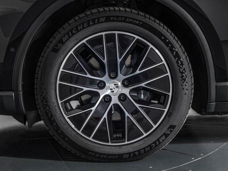 Auto Porsche Macan 4 Electric 4 Aziendale in vendita presso concessionaria Frav a 86.900&euro; - foto numero 5