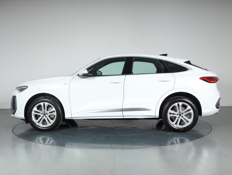 Auto Audi Q5 Sportback Sportback 2.0 tdi mhev+ S line edition quattro 204cv s-tronic Km 0 in vendita presso concessionaria Frav a 67.900&euro; - foto numero 3