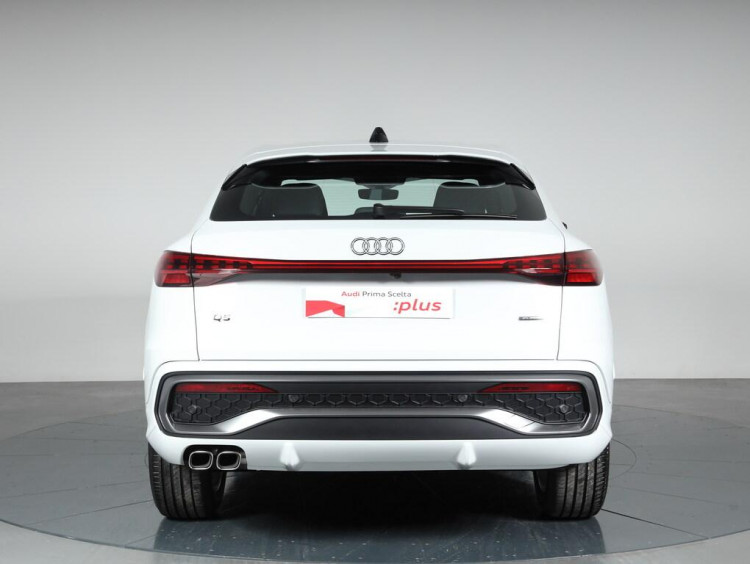 Auto Audi Q5 Sportback Sportback 2.0 tdi mhev+ S line edition quattro 204cv s-tronic Km 0 in vendita presso concessionaria Frav a 67.900&euro; - foto numero 5