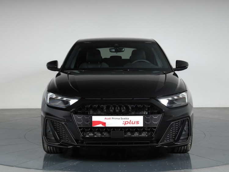 Auto Audi A1 Sportback Sportback 40 2.0 tfsi S Line Edition 207cv s-tronic Km 0 in vendita presso concessionaria Frav a 37.200&euro; - foto numero 2
