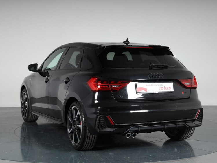 Auto Audi A1 Sportback Sportback 40 2.0 tfsi S Line Edition 207cv s-tronic Km 0 in vendita presso concessionaria Frav a 37.200&euro; - foto numero 4