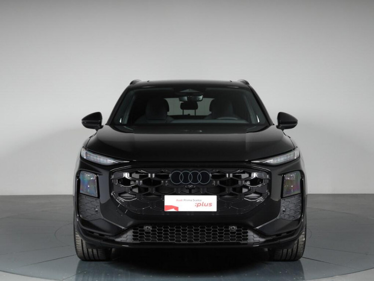 Auto Audi Q3 2.0 tdi S line edition 150cv s-tronic Km 0 in vendita presso concessionaria Frav a 60.900&euro; - foto numero 2