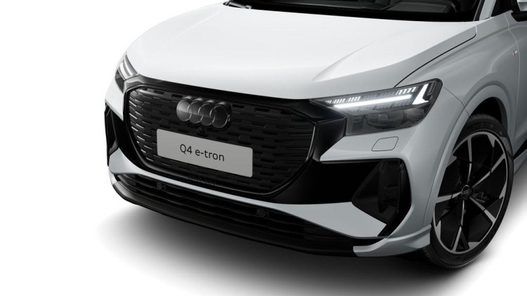 Auto Audi Q4 Sportback e-tron 45 S line edition quattro 286cv Nuova in vendita presso concessionaria Frav a 77.250&euro; - foto numero 2