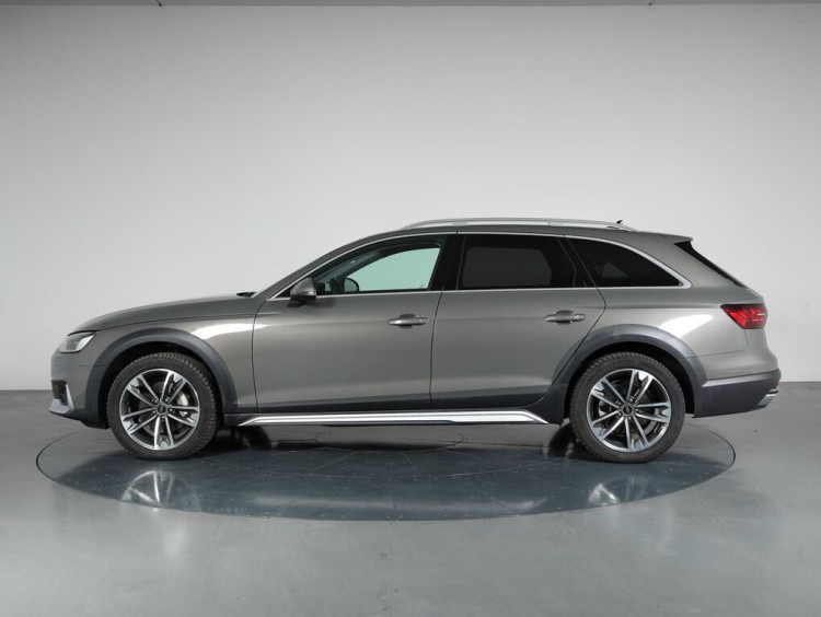 Auto Audi A4 allroad quattro 40 2.0 tdi mhev Identity Contrast quattro 204cv s-tronic Usata in vendita presso concessionaria Frav a 45.900&euro; - foto numero 3