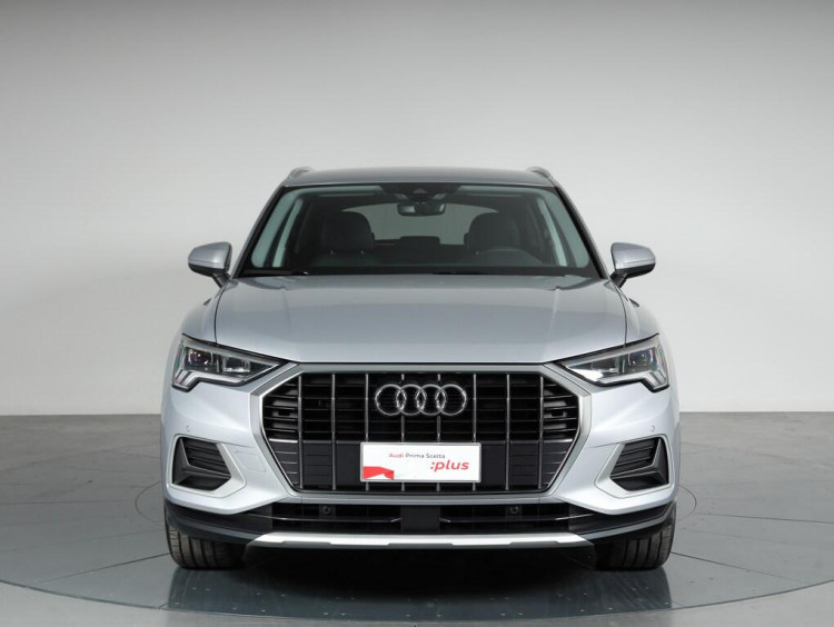Auto Audi Q3 35 2.0 tdi Business Advanced s-tronic Usata in vendita presso concessionaria Frav a 37.900&euro; - foto numero 2