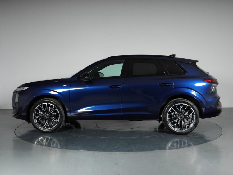 Auto Audi Q3 2.0 tdi S line edition 150cv s-tronic Km 0 in vendita presso concessionaria Frav a 58.900&euro; - foto numero 3