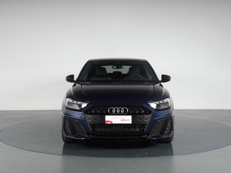 Auto Audi A1 Sportback Sportback 35 1.5 tfsi Identity Black s-tronic Aziendale in vendita presso concessionaria Frav a 34.000&euro; - foto numero 2