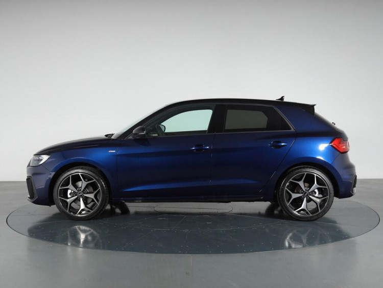 Auto Audi A1 Sportback Sportback 35 1.5 tfsi Identity Black s-tronic Aziendale in vendita presso concessionaria Frav a 34.000&euro; - foto numero 3