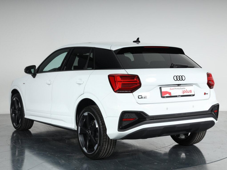 Auto Audi Q2 35 2.0 tdi Identity Black s-tronic Km 0 in vendita presso concessionaria Frav a 42.800&euro; - foto numero 4