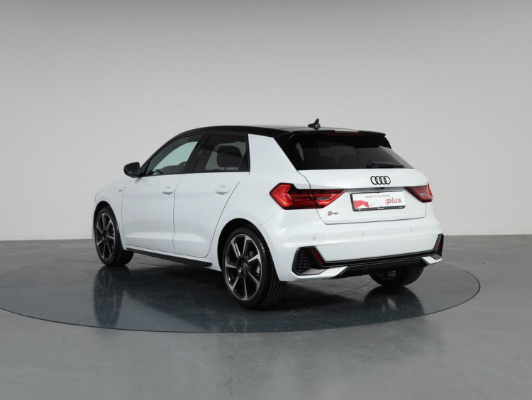 Auto Audi A1 Sportback Sportback 35 1.5 tfsi Identity Black s-tronic Aziendale in vendita presso concessionaria Frav a 35.800&euro; - foto numero 4