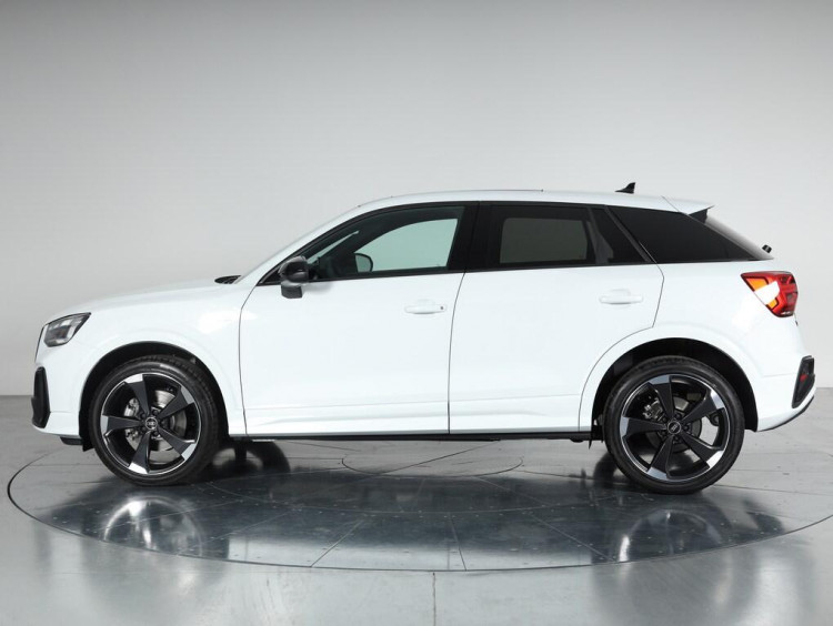 Auto Audi Q2 35 2.0 tdi Identity Black s-tronic Aziendale in vendita presso concessionaria Frav a 42.800&euro; - foto numero 3