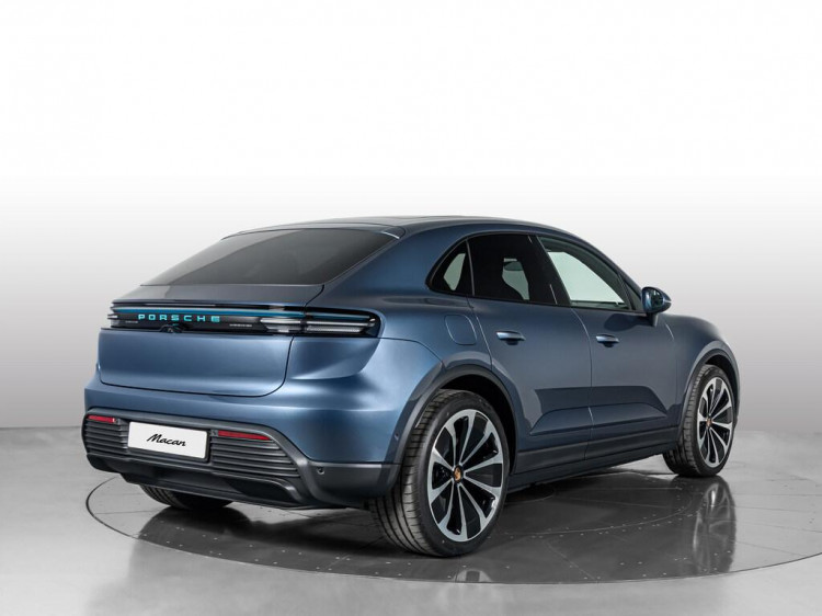 Auto Porsche Macan 4 Electric 4 Km 0 in vendita presso concessionaria Frav a 112.500&euro; - foto numero 3
