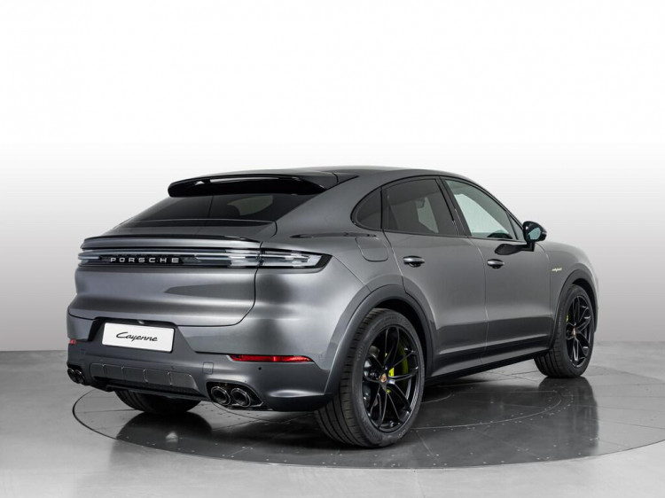 Auto Porsche Cayenne E-Hybrid Coupe 3.0 e-hybrid tiptronic Km 0 in vendita presso concessionaria Frav a 145.000&euro; - foto numero 3