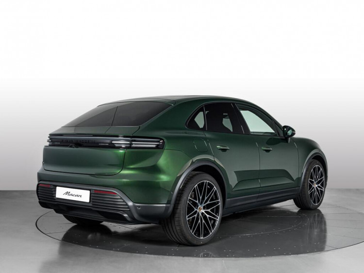 Auto Porsche Macan 4 Electric 4 Km 0 in vendita presso concessionaria Frav a 105.000&euro; - foto numero 3