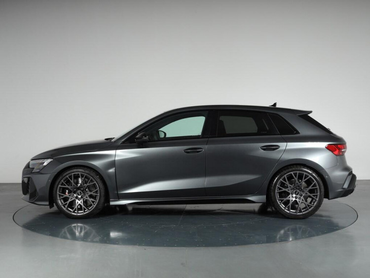 Auto Audi RS3 Sportback Sportback 2.5 tfsi quattro s-tronic Usata in vendita presso concessionaria Frav a 67.900&euro; - foto numero 3