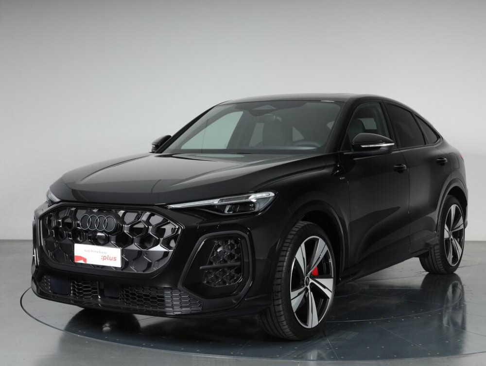 Auto Audi Q5 Sportback Sportback 2.0 e-hybrid S line edition quattro 299cv s-tronic Aziendale in vendita presso concessionaria Frav s.r.l. - Audi e Porsche a Vicenza a 84.800&euro; - foto numero 1