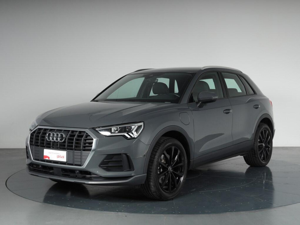 Auto Audi Q3 TFSI e 45 1.4 tfsi e Business s-tronic Usata in vendita presso concessionaria Frav s.r.l. - Audi e Porsche a Vicenza a 28.900&euro; - foto numero 1